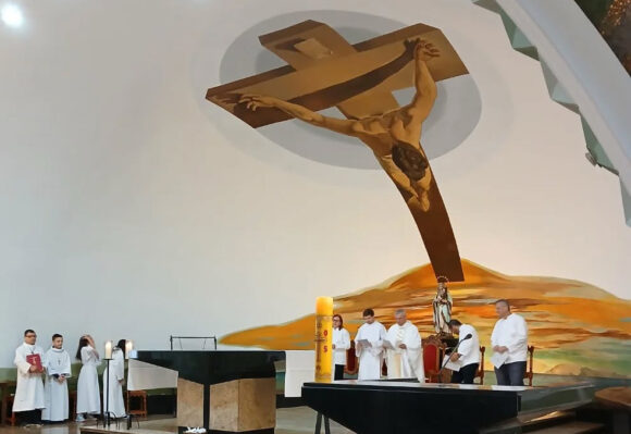 Jesus Crucificado de Salvador Dali